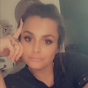 Meet your Posher, Deana